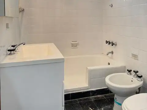 Semipiso de 3 Ambientes con Posibilidad de 4 Ambientes