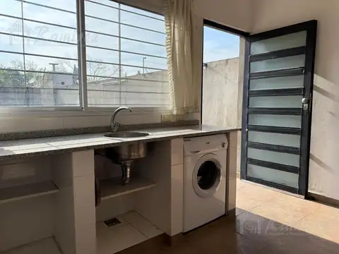 Quinta 4 Ambientes En Venta - Francisco Alvarez, Moreno