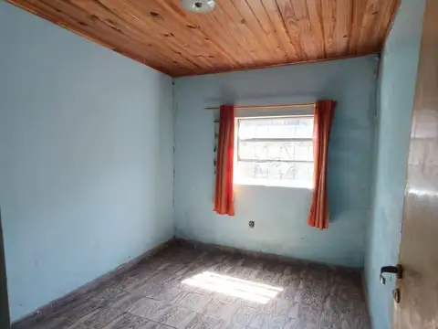 Casa 4 ambientes con 1 baño