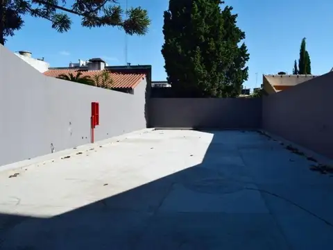 Av. Rivadavia 13300, Piso 1