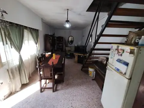 Venta Casa con Gran Patio y Cochera en Quilmes