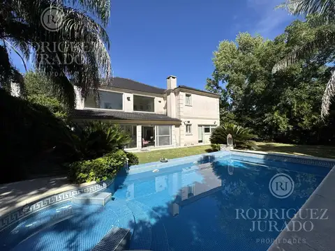 Casa 5 ambientes con 5 baños