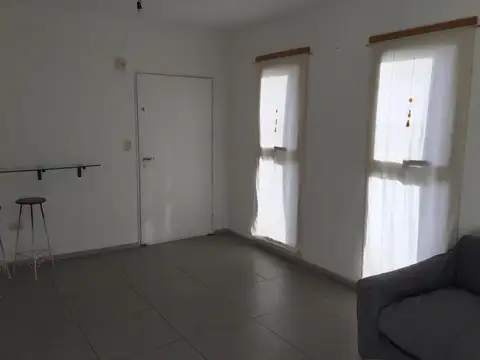 Martín García 200, Piso 1