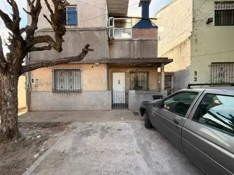 PH PLANTA BAJA FRENTE 3 AMBIENTES Y PATIO