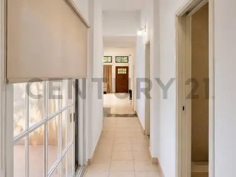Venta PH 3 Ambientes Luis Guillón Planta Baja al Frente + Cochera + Jardín Lote 250m2
