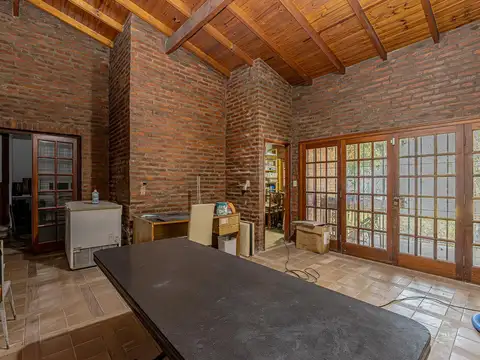 Casa en Venta con 3 cocheras