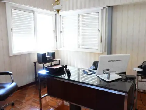 Casa en Venta en Castelar, USD 430.000