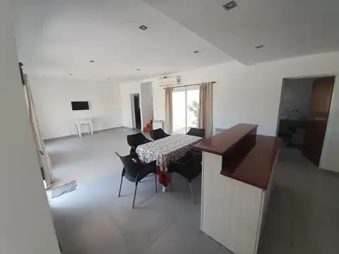 Casa 6 ambientes con 3 baños