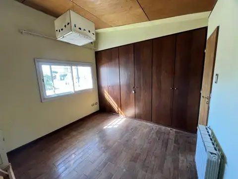 Casa 2/3 Dormitorios  en dos  plantas - Equipada- Patio - Cochera - Saavedra 1200- Apta Credito...