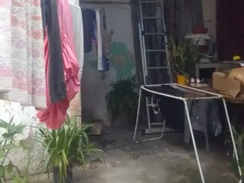 Casa 2 ambientes con 1 baño