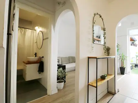 Depto Tipo Casa en Venta en Flores, USD 105.000