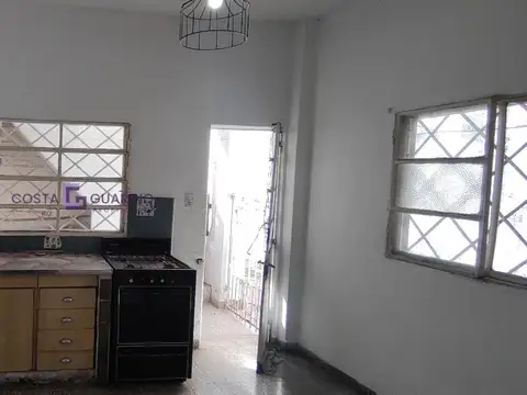Depto Tipo Casa en Alquiler en San Justo, $ 700.000
