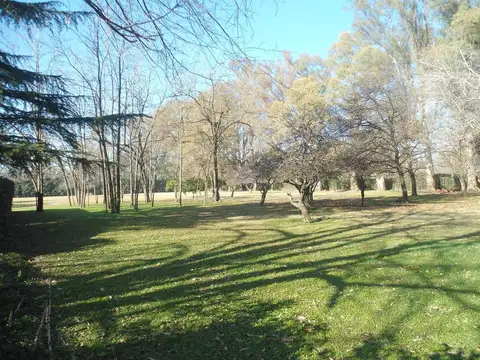 Casa en Venta con 4 cocheras