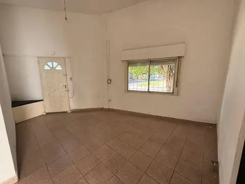 Depto Tipo Casa en Venta en Caseros, USD 64.000