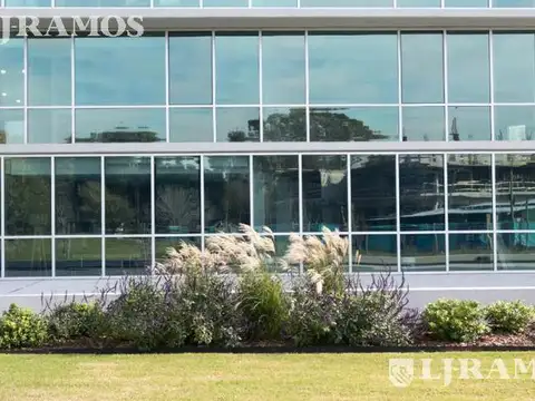 Oficina en Alquiler con 2 cocheras