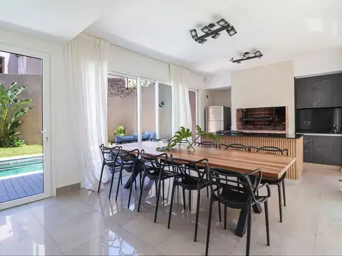 Casa en Venta al Este