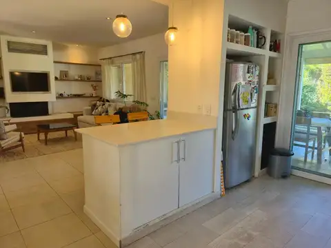 CASA  | 219 m2 | 3 DORM + PLAY| PARRILLA Y PILETA