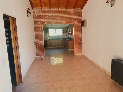 Casa 3 ambientes con 2 baños