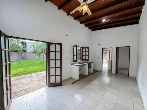 Casa 4 ambientes con 2 baños
