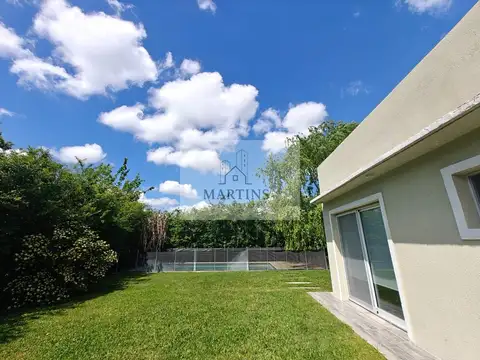 Casa en Venta en Pilar del Este - Santa Guadalupe, USD 240.000