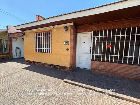 Casa 5 ambientes con 2 baños