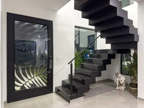 Casa 4 ambientes con 3 baños