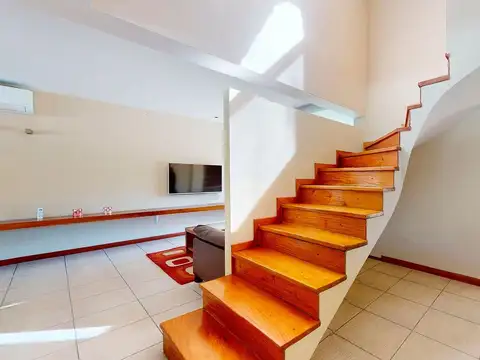 Casa 6 ambientes con 3 baños