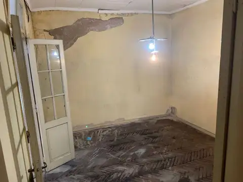 PH 3 AMBIENTES CON PATIO Y TERRAZA A REFACCIONAR