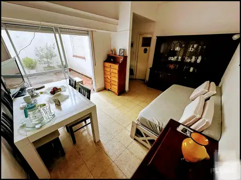 VENTA DEPARTAMENTO DOS AMBIENTES CON PATIO AMOBLADO