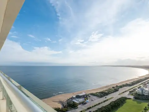 Departamento en Venta con 3 cocheras