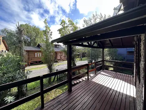 Casa en barrio privado Yacht Club Guazú. 2 dormitorios, quincho y cochera