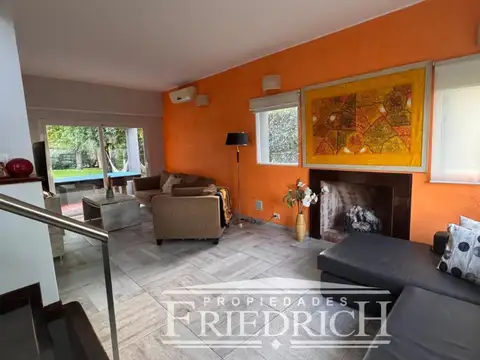 Casa en Venta en Campos De Alvarez, USD 310.000