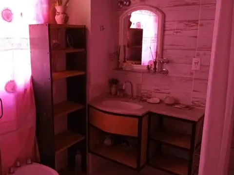 Casa 2 ambientes con 1 baño