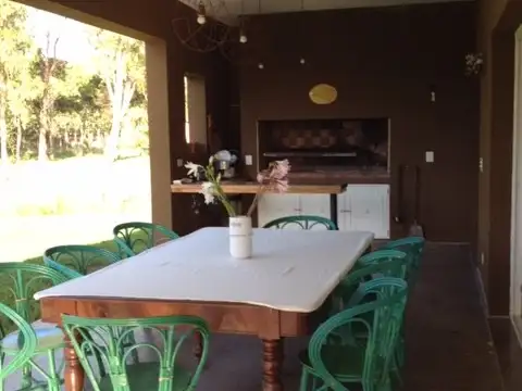 Casa 6 ambientes con 4 baños