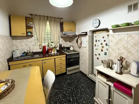 CASA 3 AMB EN VENTA EN R. CALZADA
