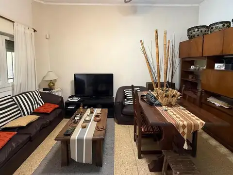 Casa en Venta con 6 cocheras