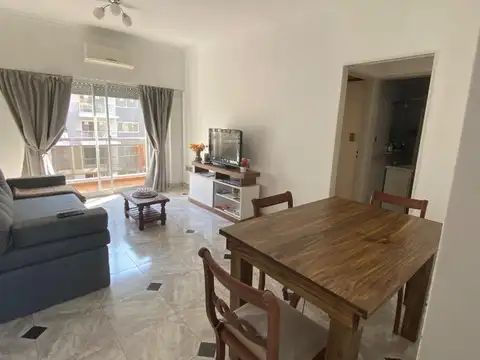 Departamento de 2 amb. Con balcon al frente . Amoblado 