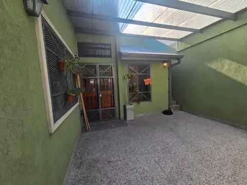 Depto Tipo Casa 5 ambientes con 2 baños