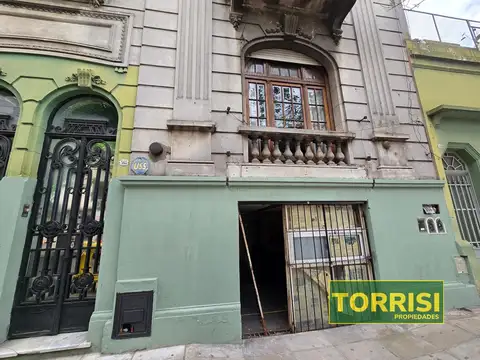 VENTA - 5 AMB PH C/PATIO Y COCHERA/LOCAL - CAMPICHUELO 300