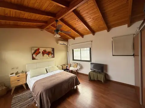 Casa 11 ambientes con 3 baños