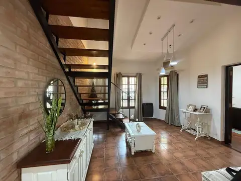 CASA 3 DORM PILETA APTA CREDITO ZONA MUJER URBANA