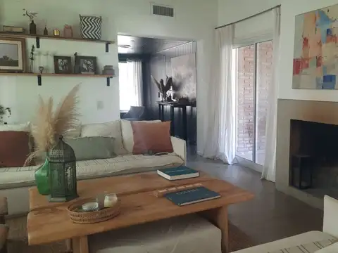 Casa en Alquiler en Newman Club, USD 3.500