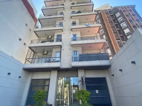 Departamento 2 ambientes con cochera  - Lanús Este