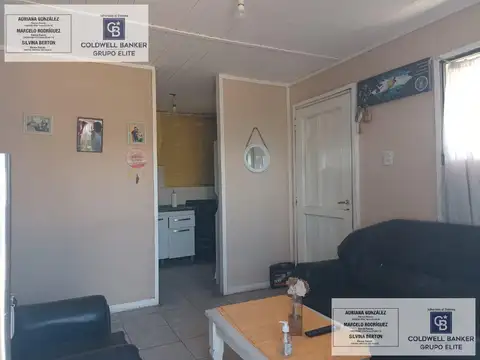 Venta casa en Villa Mercedes, 3 ambientes con cochera, excelente zona.
