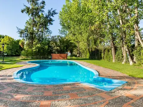 Oportunidad de inversión: excepcional propiedad de 4.000 m² en el corazón de cha