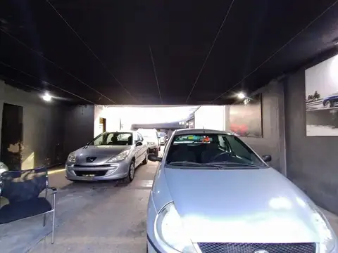 Avenida General Enrique Mosconi 500