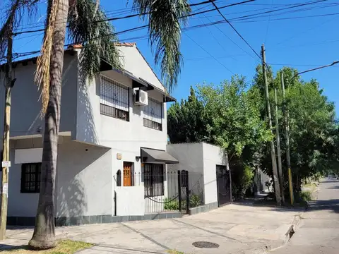 Depto Tipo Casa en Venta de 3 ambientes