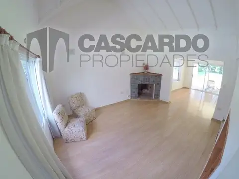 Chalet de 4 ambientes con piscina en barrio privado El Lauquen Club de Campo