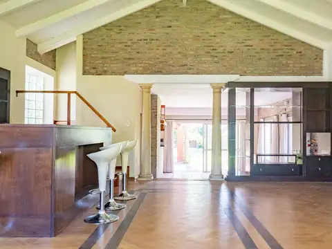 Casa 5 ambientes con 2 baños