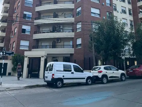 IMPECABLE 3 AMBIENTES A LA CALLE CON BALCON  - CHAUVIN -